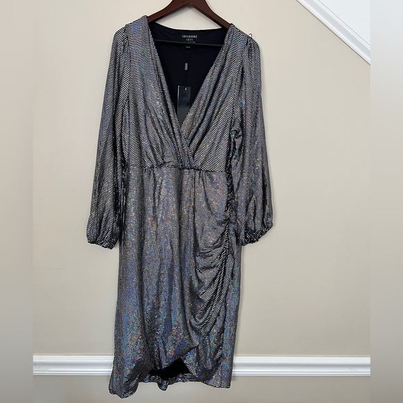 Lovedrobe Luxe Plus mirror disc wrap midi
dress in multi sequin ASOS size 16 - Picture 9 of 11
